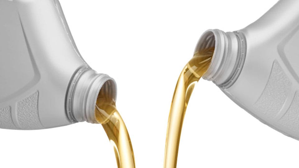 Which is Better Conventional Oil or Synthetic Oil